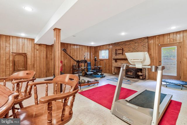1502 HIGHWOOD DR, Mclean, VA 22101
