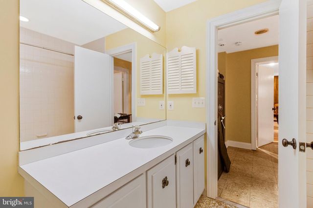 1502 HIGHWOOD DR, Mclean, VA 22101
