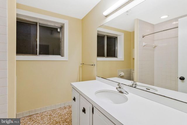 1502 HIGHWOOD DR, Mclean, VA 22101