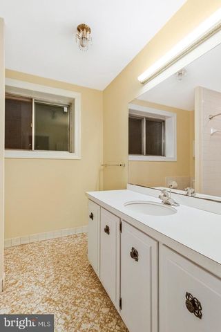 1502 HIGHWOOD DR, Mclean, VA 22101