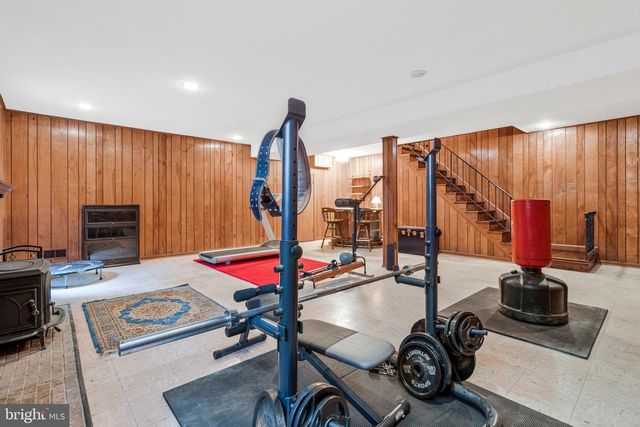 1502 HIGHWOOD DR, Mclean, VA 22101