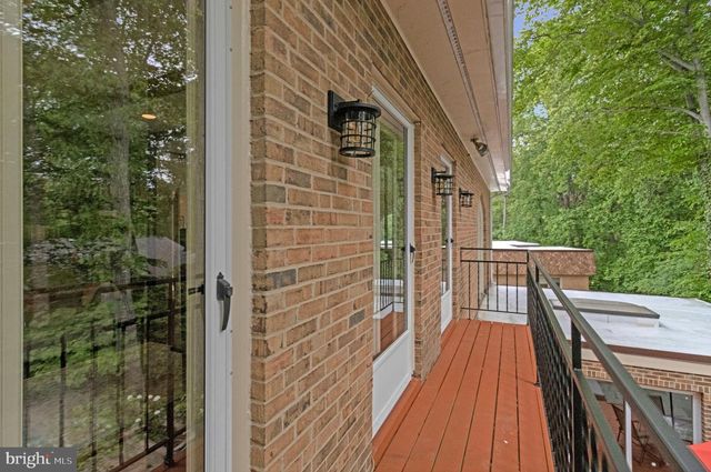 1502 HIGHWOOD DR, Mclean, VA 22101