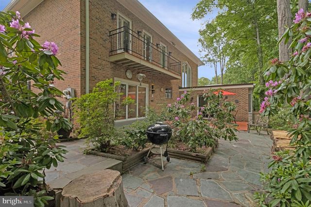 1502 HIGHWOOD DR, Mclean, VA 22101
