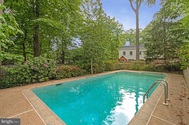 1502 HIGHWOOD DR, Mclean, VA 22101