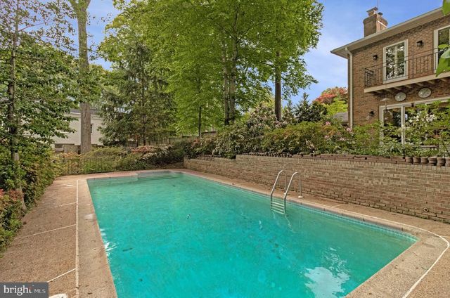 1502 HIGHWOOD DR, Mclean, VA 22101