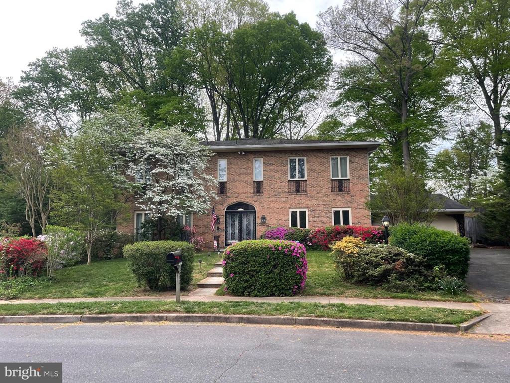 1502 HIGHWOOD DR, Mclean, VA 22101