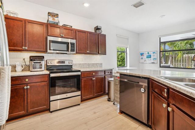 11833 SW 240th Ter, Homestead, FL 33032