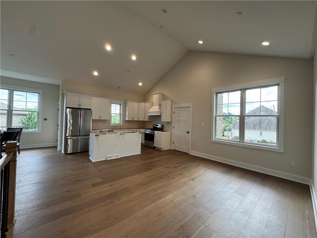 1124 Bayberry Dr, North Strabane, PA 15317