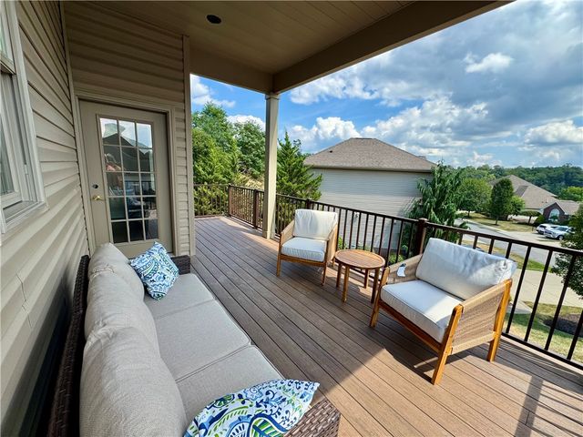 1124 Bayberry Dr, North Strabane, PA 15317