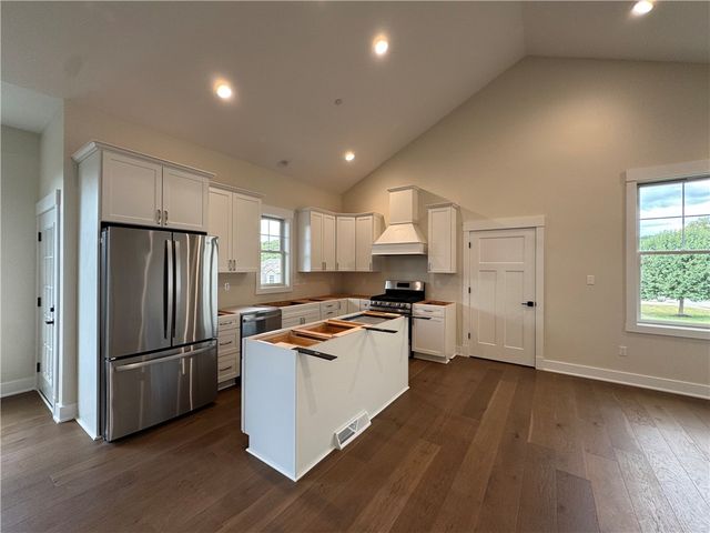 1124 Bayberry Dr, North Strabane, PA 15317