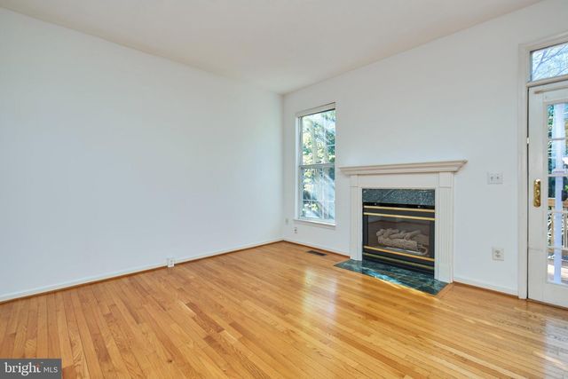 11485 CARRIAGE CT, Fairfax, VA 22030
