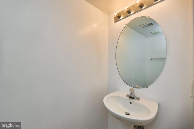 11485 CARRIAGE CT, Fairfax, VA 22030