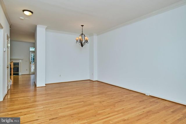 11485 CARRIAGE CT, Fairfax, VA 22030