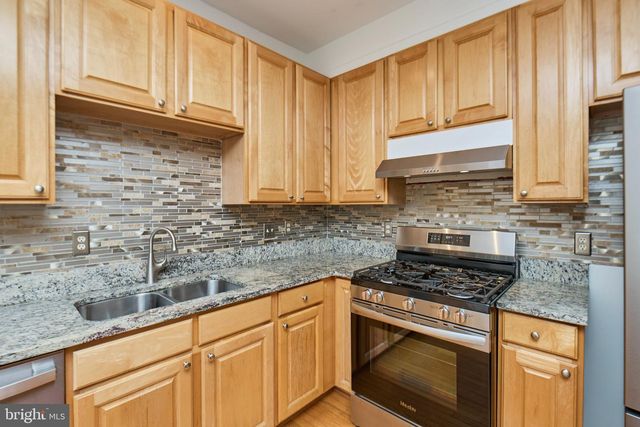 11485 CARRIAGE CT, Fairfax, VA 22030