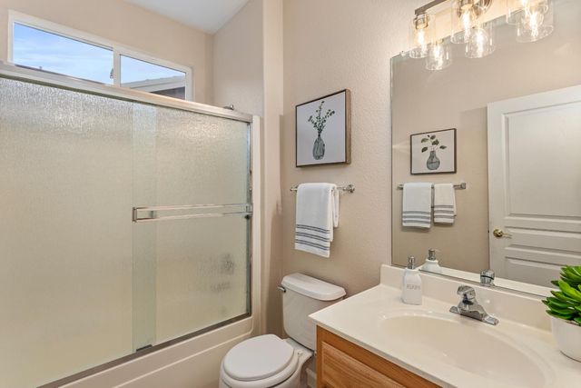 4001 Coldwater Dr, Rocklin, CA 95765