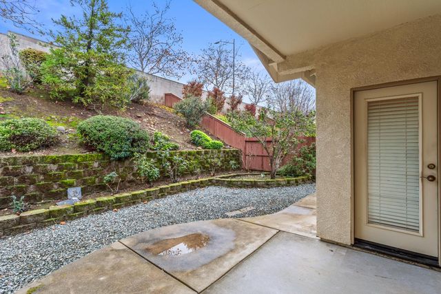 4001 Coldwater Dr, Rocklin, CA 95765