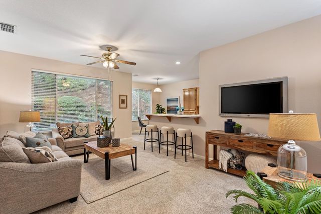 4001 Coldwater Dr, Rocklin, CA 95765