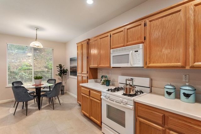 4001 Coldwater Dr, Rocklin, CA 95765