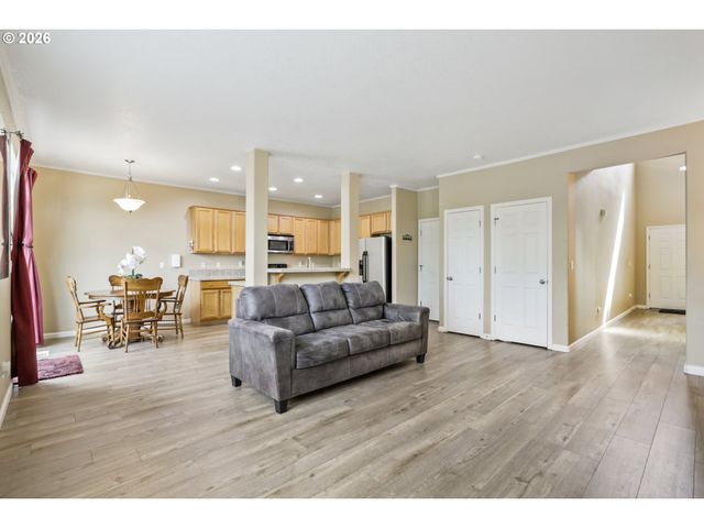 22908 Ne CHINOOK St, Wood Village, OR 97060