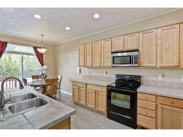 22908 Ne CHINOOK St, Wood Village, OR 97060