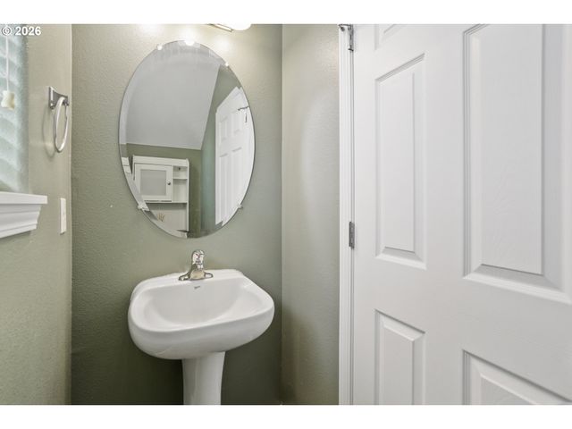 22908 Ne CHINOOK St, Wood Village, OR 97060