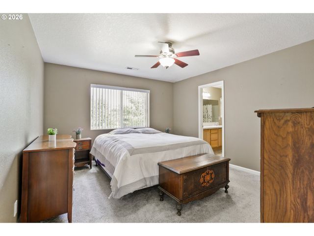 22908 Ne CHINOOK St, Wood Village, OR 97060