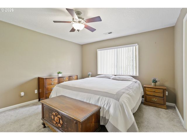 22908 Ne CHINOOK St, Wood Village, OR 97060
