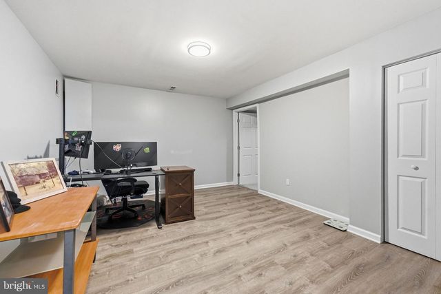 8114 HILLCREST DR, Manassas, VA 20111