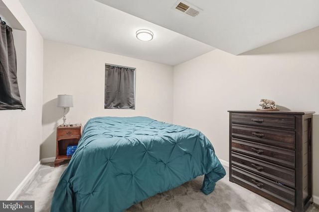 8114 HILLCREST DR, Manassas, VA 20111
