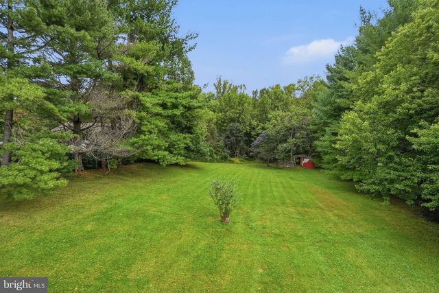 8114 HILLCREST DR, Manassas, VA 20111