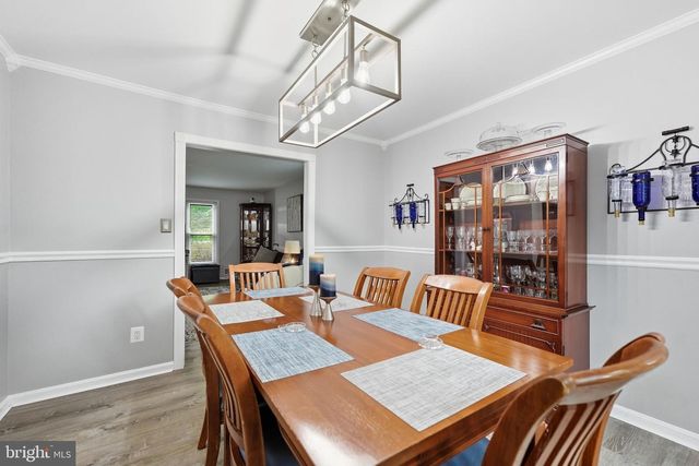 8114 HILLCREST DR, Manassas, VA 20111