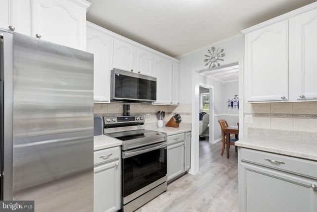 8114 HILLCREST DR, Manassas, VA 20111