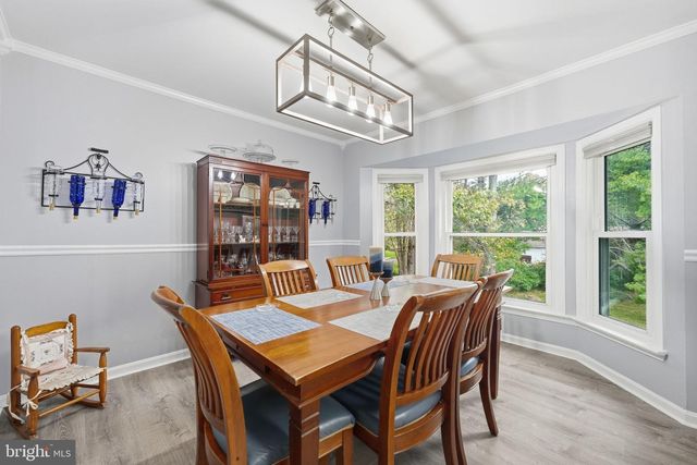 8114 HILLCREST DR, Manassas, VA 20111