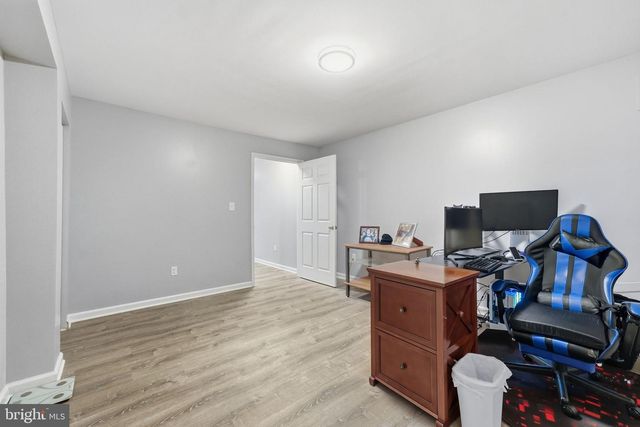 8114 HILLCREST DR, Manassas, VA 20111