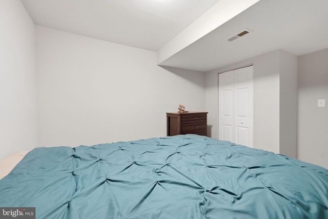 8114 HILLCREST DR, Manassas, VA 20111