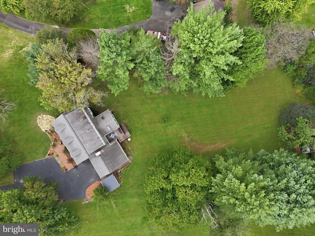 8114 HILLCREST DR, Manassas, VA 20111