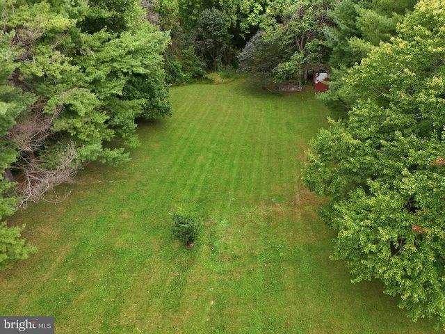 8114 HILLCREST DR, Manassas, VA 20111