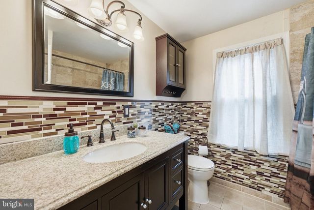 8114 HILLCREST DR, Manassas, VA 20111