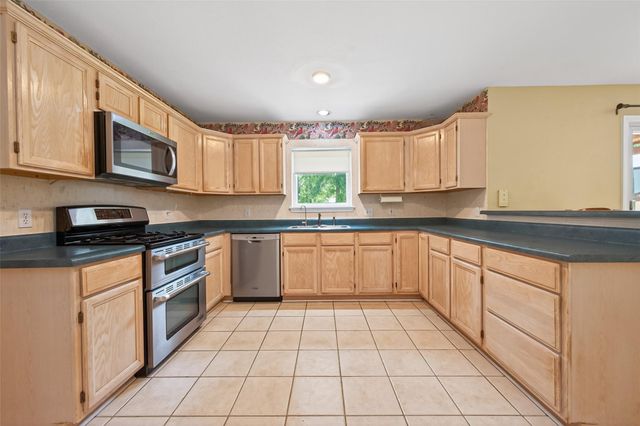 7114 Charred Pine Drive, Magnolia, TX 77354