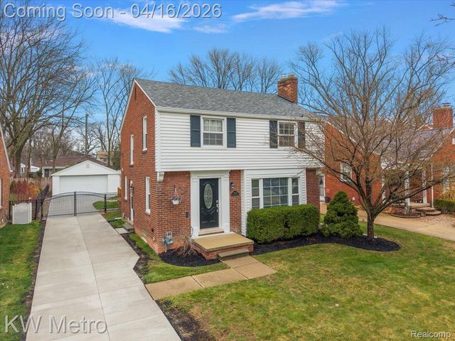 1904 Manchester Boulevard, Grosse Pointe Woods, MI 48236