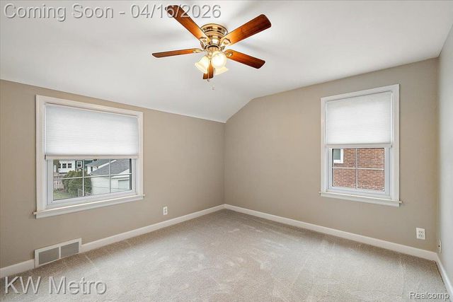 1904 Manchester Boulevard, Grosse Pointe Woods, MI 48236