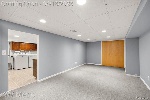 1904 Manchester Boulevard, Grosse Pointe Woods, MI 48236