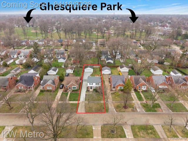 1904 Manchester Boulevard, Grosse Pointe Woods, MI 48236