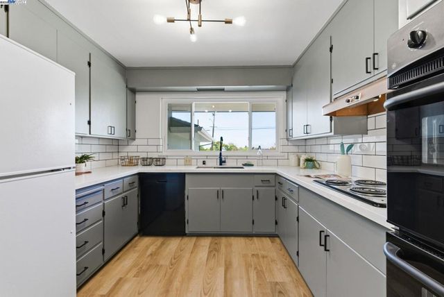 2724 Benedict Dr, San Leandro, CA 94577