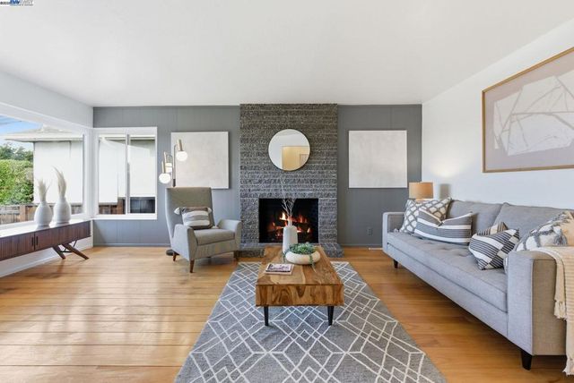 2724 Benedict Dr, San Leandro, CA 94577