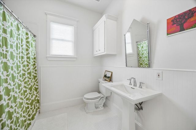 710 Redan Street, Houston, TX 77009