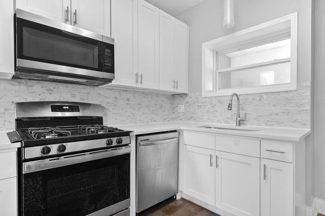 2009 W Garfield Boulevard, Chicago, IL 60636