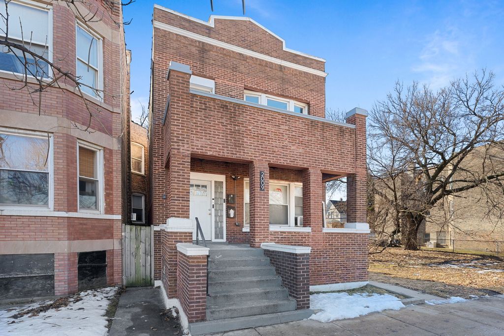 2009 W Garfield Boulevard, Chicago, IL 60636