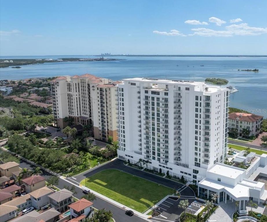 5713 BOWEN DANIEL DR. 806, Tampa, FL 33616