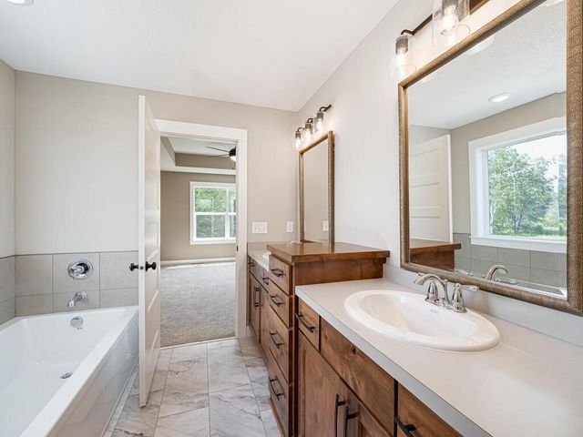 L5 B2 238th Avenue NW, Zimmerman, MN 55398